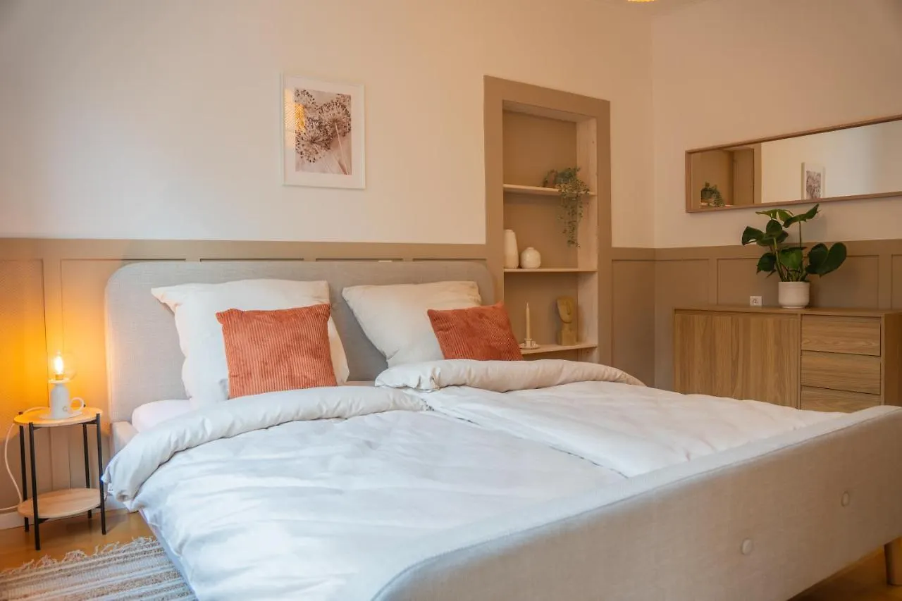 Zentrale Wohnung Fusslaeufig Zu Weser Und Innenstadt Βρέμη Διαμέρισμα